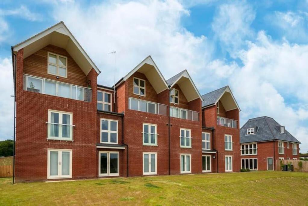 Riverside Haven In Woodbridge Exterior photo